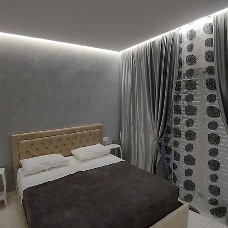 Beni 'S Apartments Sarandë エクステリア 写真