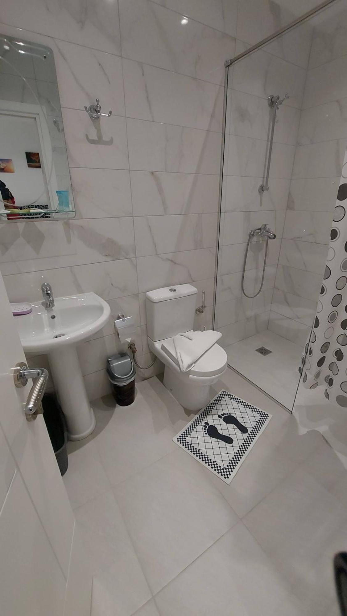 Beni 'S Apartments Sarandë エクステリア 写真