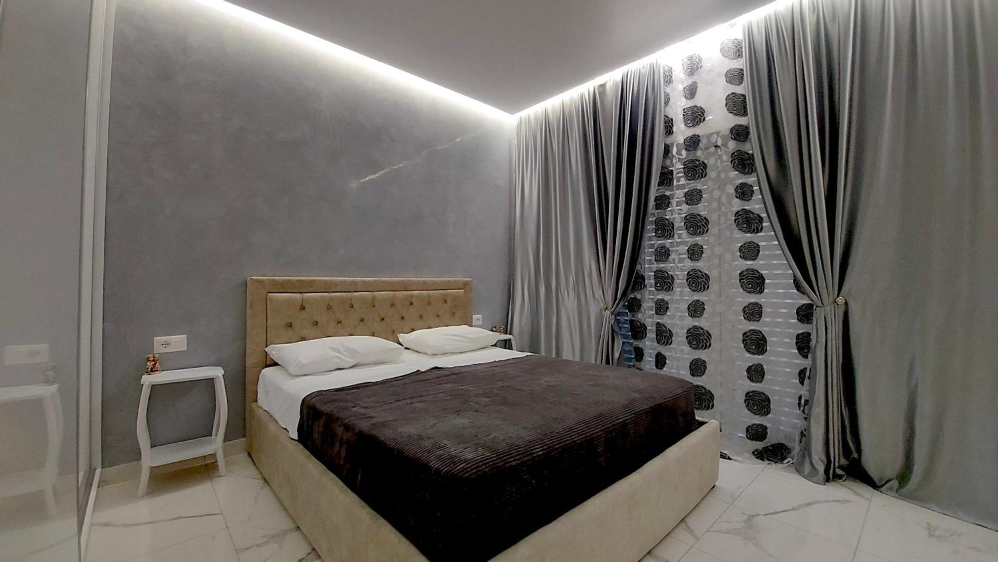 Beni 'S Apartments Sarandë エクステリア 写真