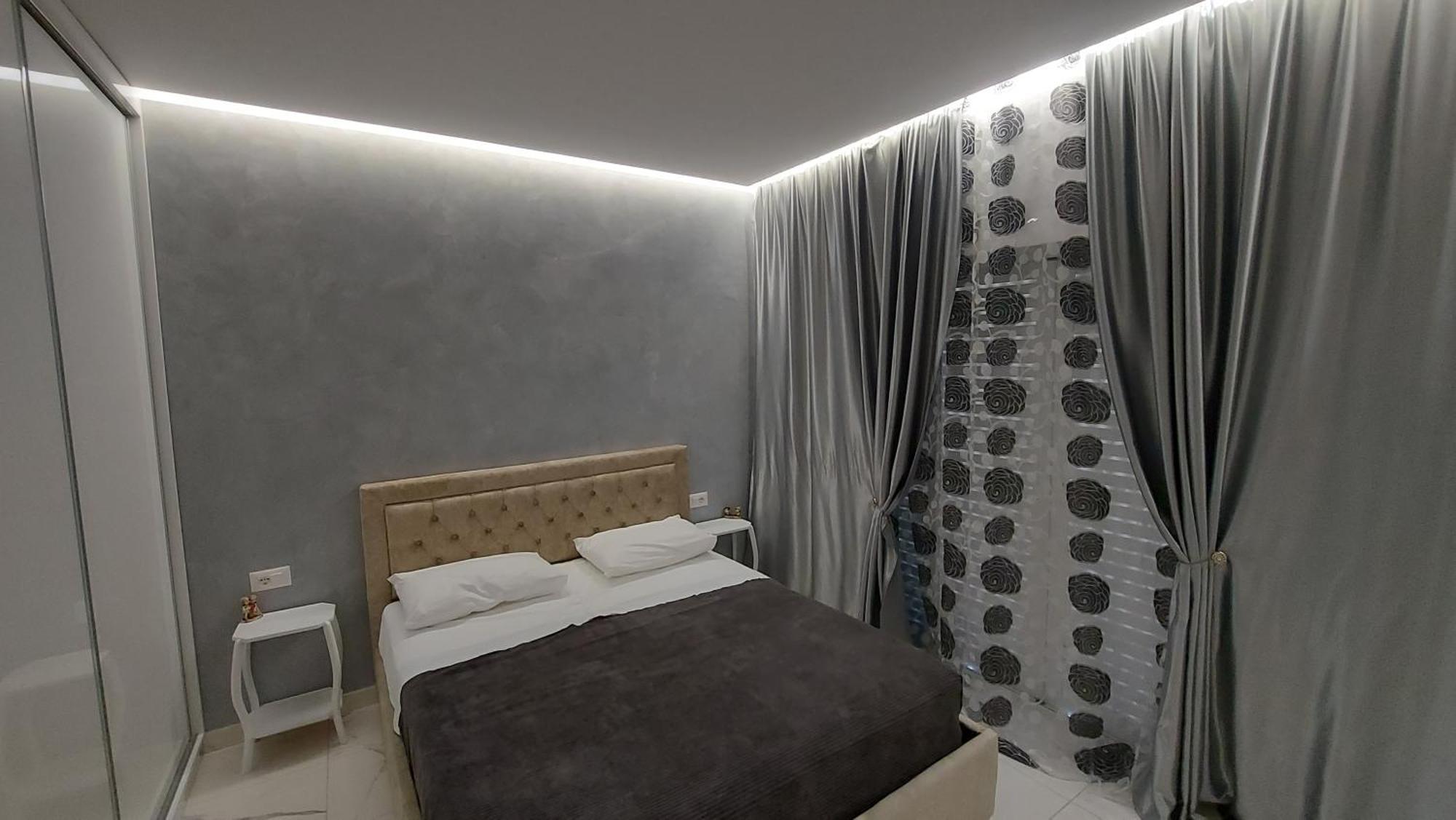 Beni 'S Apartments Sarandë エクステリア 写真